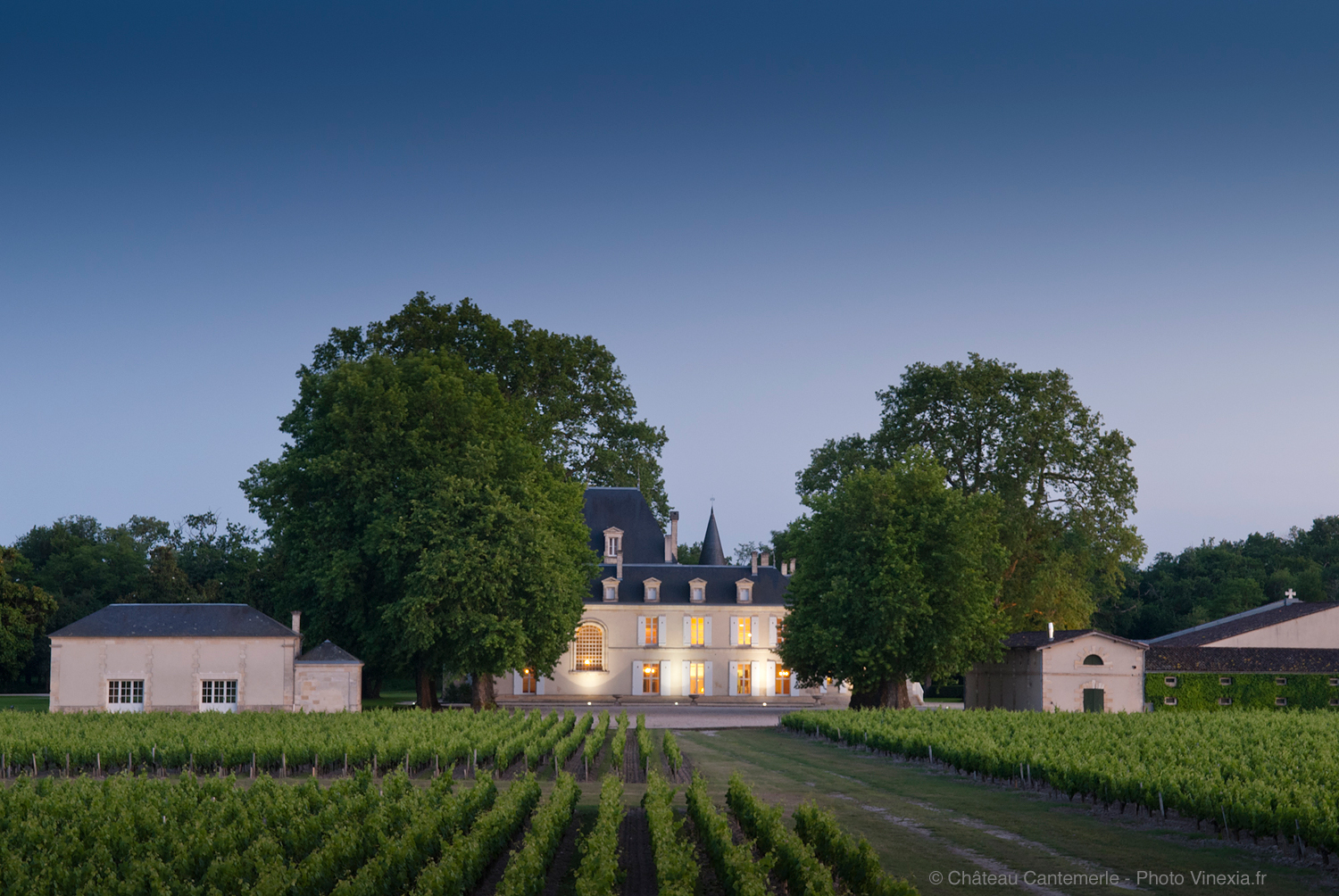 Chateau_Cantemerle_vue_de_nuit_FR_1